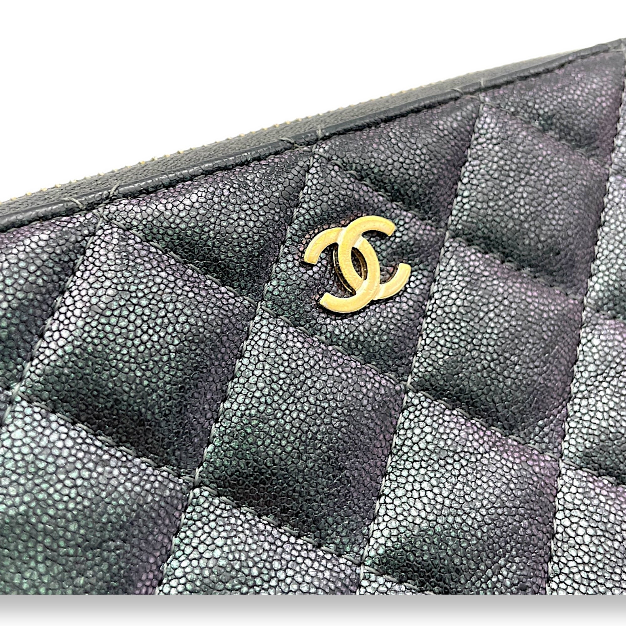 Double Zipped Clutch Iridescent in Caviar Leather, Gold hardware - Image 8