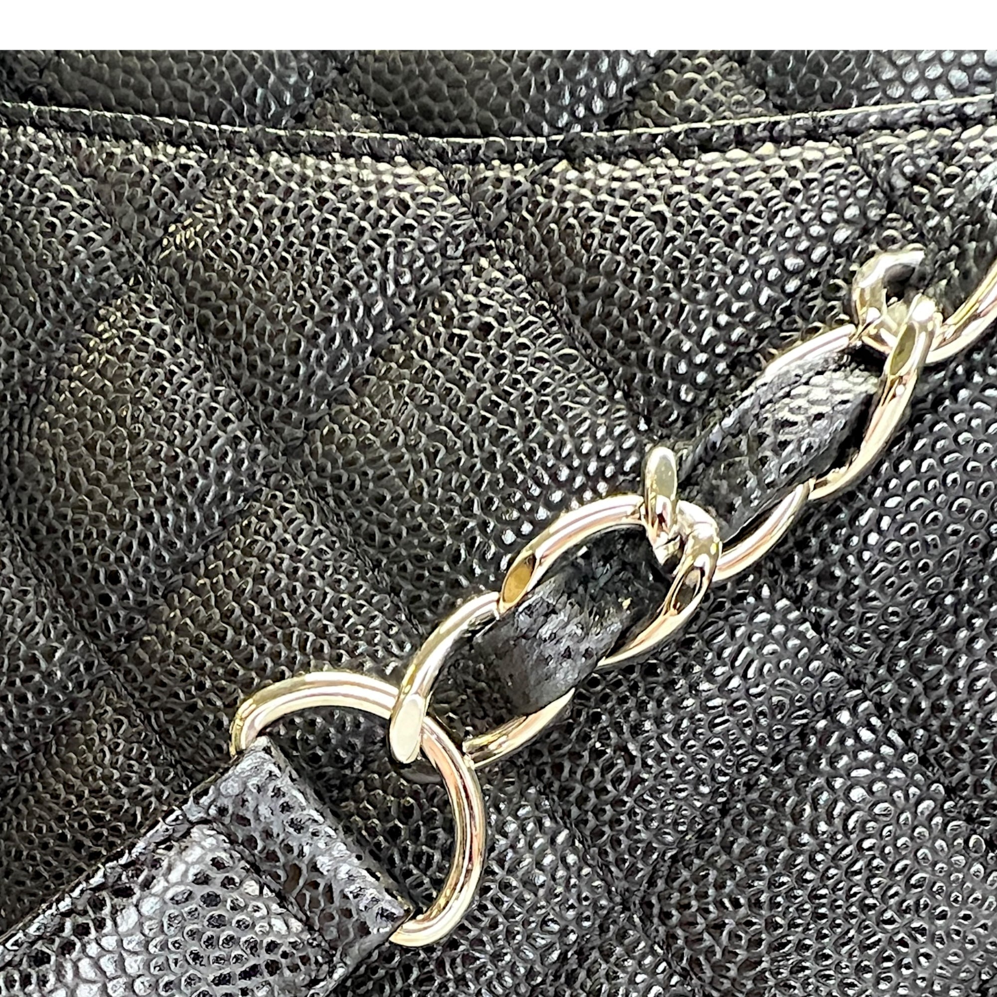 GST Black Shoulder Bag in Caviar Leather, Silver hardware - Image 10