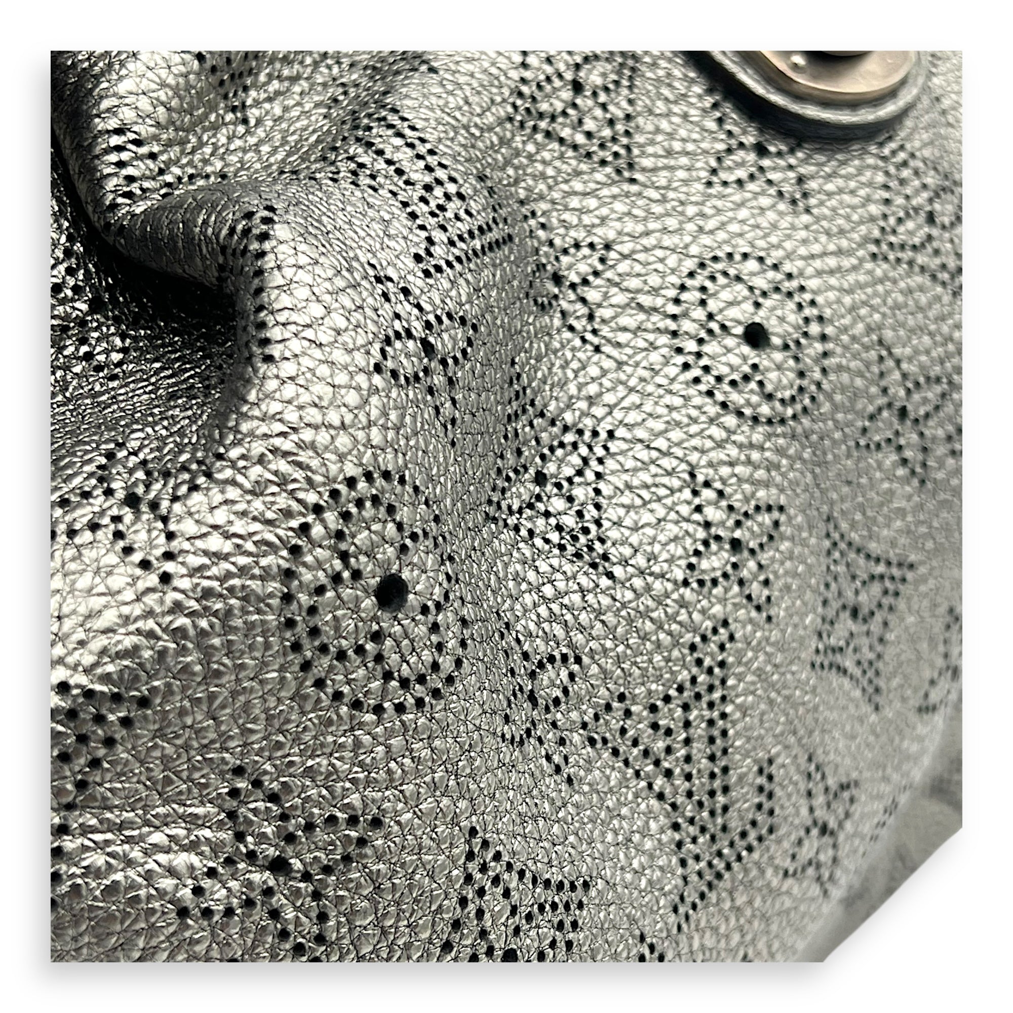 Mahina Shoulder Bag Silver in Calfskin, Silver hardware - Image 11