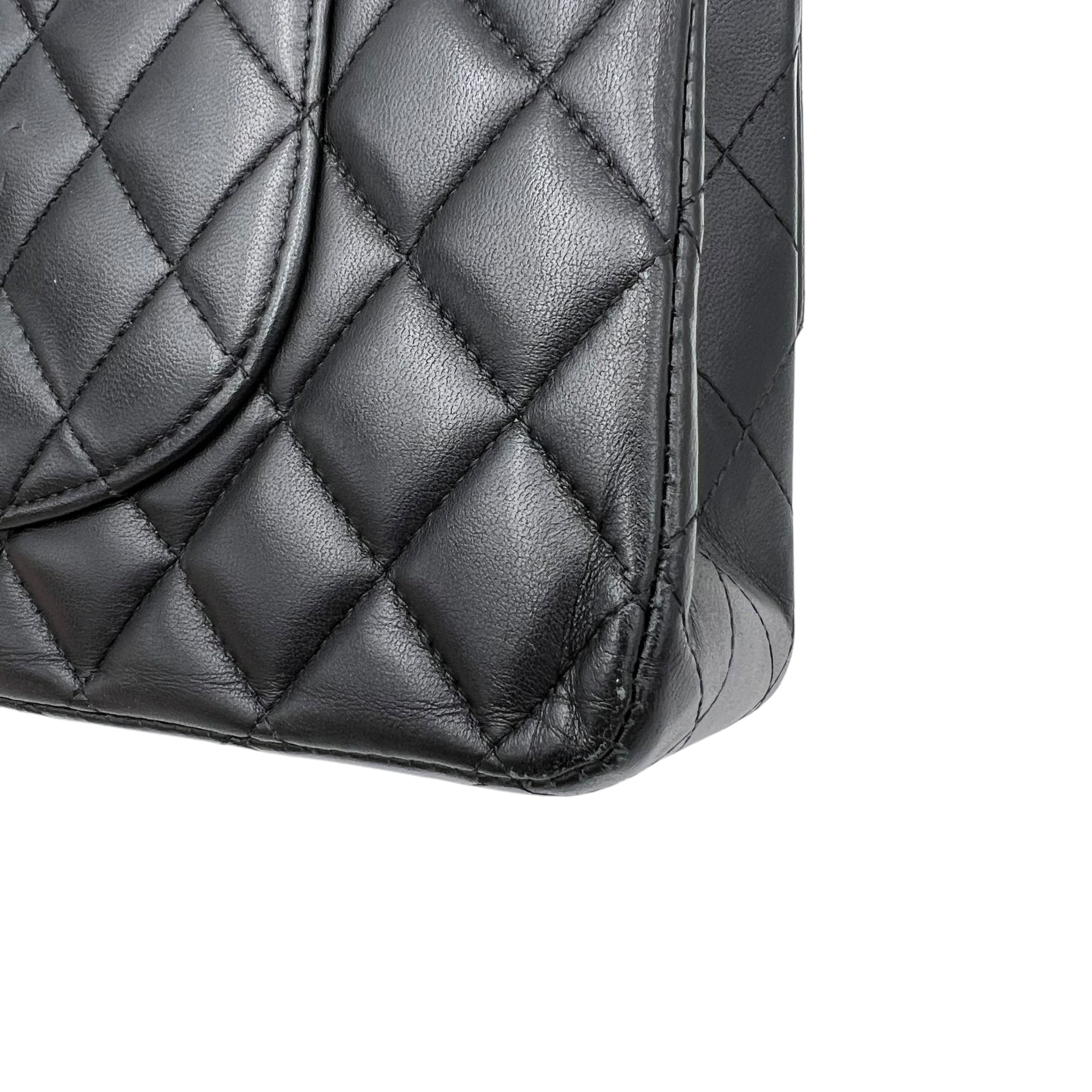 Classic Shoulder Bag Medium Black in Lambskin, Gold hardware - Image 8