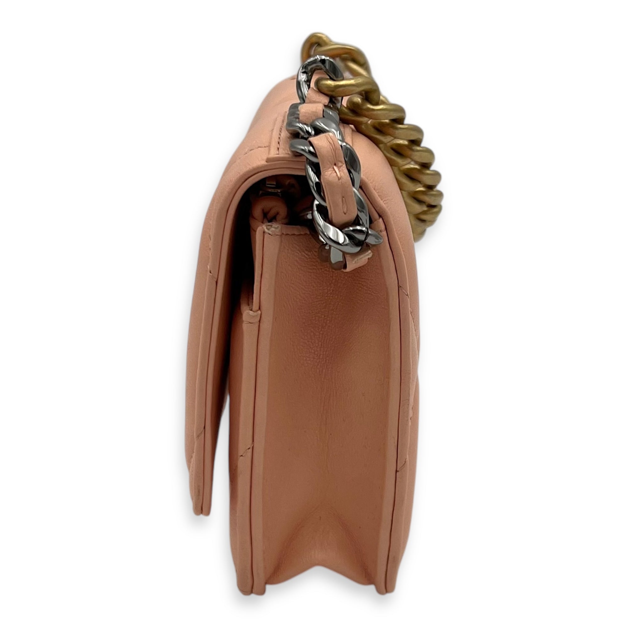 C19 Wallet On Chain Peach in Lambskin, Mixed hardware - Image 4