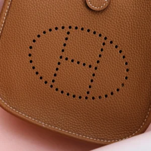 Hermes AAA Quality Messenger Bags For Women Flexible 1201